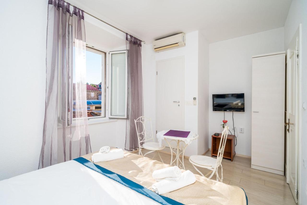 Deluxe Rooms With A Terrace View At Old City Gate 두브로브니크 외부 사진